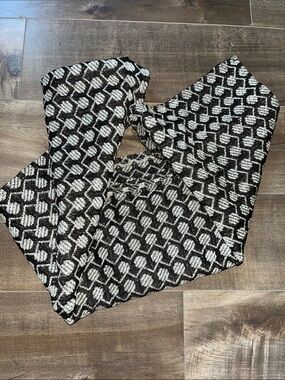 Giorgio Armani Black and Gray Geometric Knit Scarf